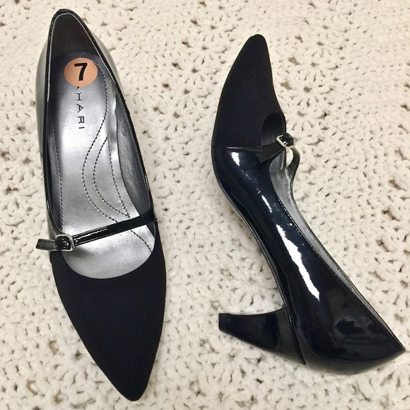 tahari pumps